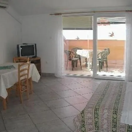 Holiday home In Mit Schoener Terrasse *