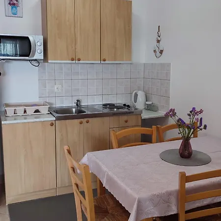 In Mit Schoener Terrasse Holiday home Crikvenica